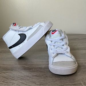 Nike Blazer White with Black Swoosh Toddler size 6 Shoes